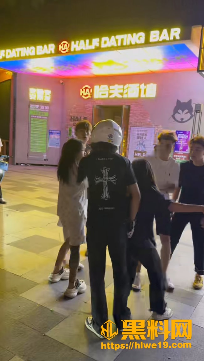 机车小哥一打五