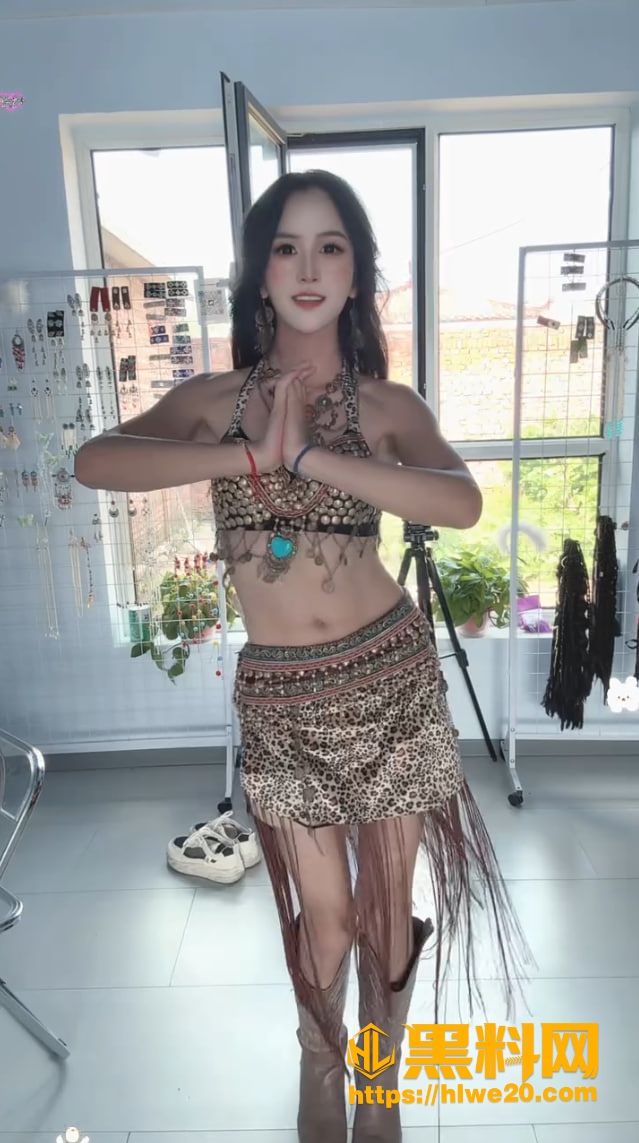 女王逗逗居然是男人