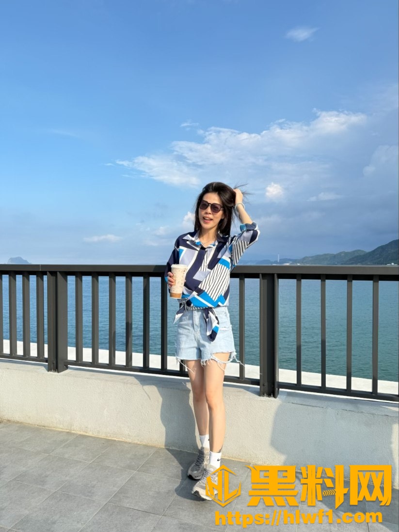 新华保险女销售6