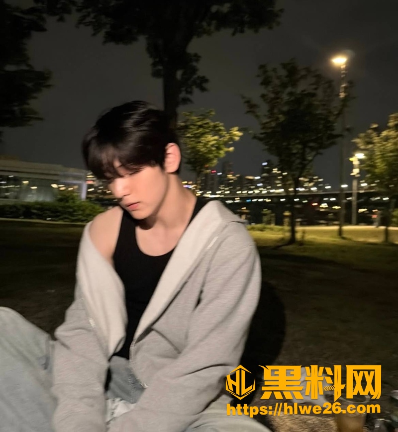 崔秀彬和崔然竣的性爱视频6