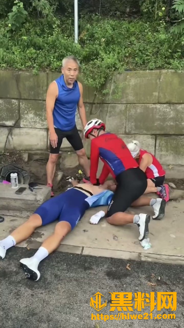 戒台寺骑手晕倒画面
