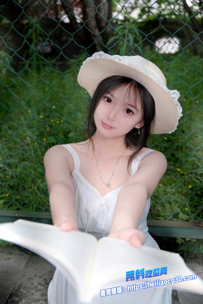 知名演员彭小苒1