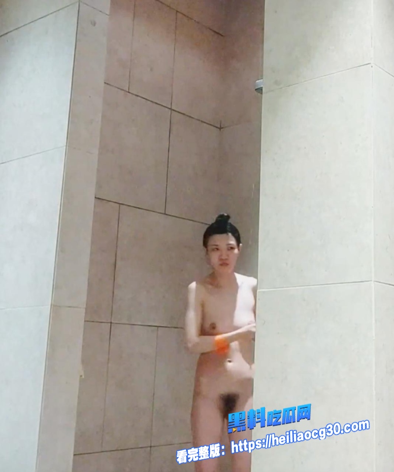 偷拍美女洗澡6