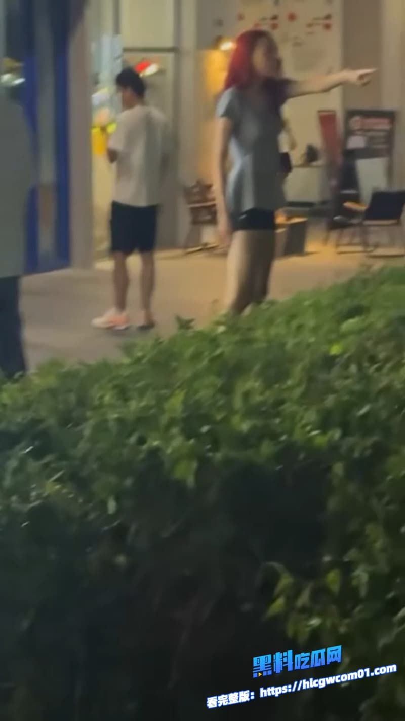 瑞安吾悦广场七夕夜现大型捉奸现场4