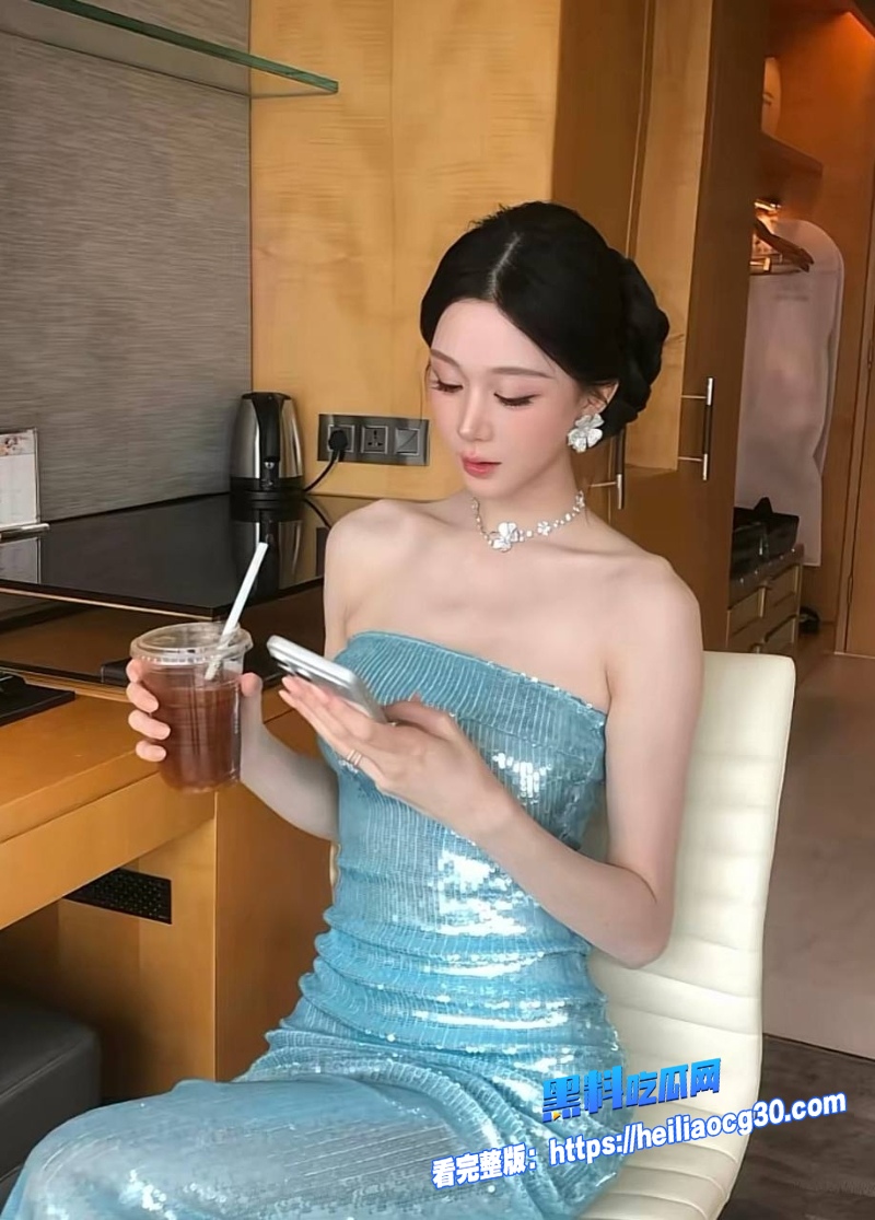 抖音网红Alex11