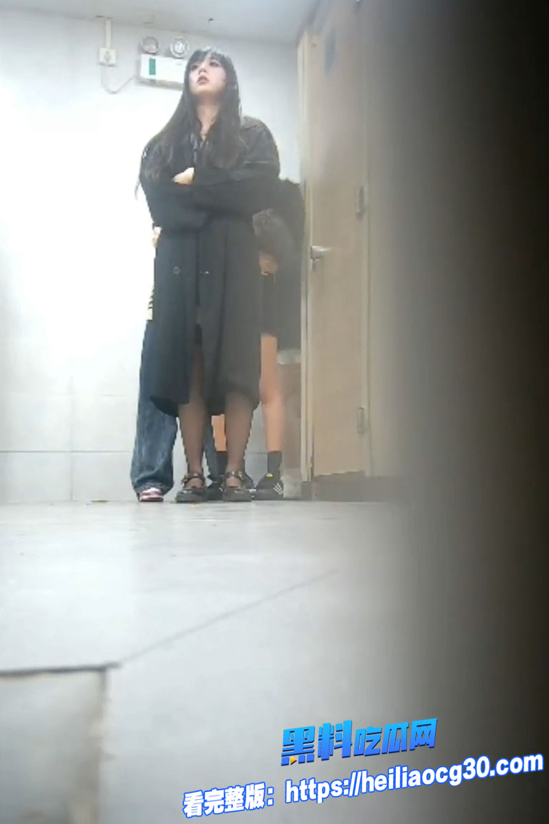 a夜总会女厕偷拍3