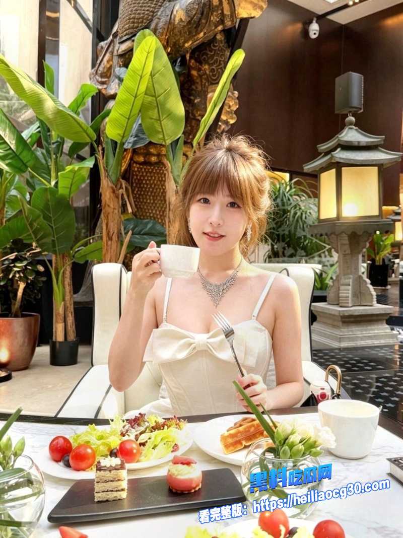 推特极品网黄小小桃1