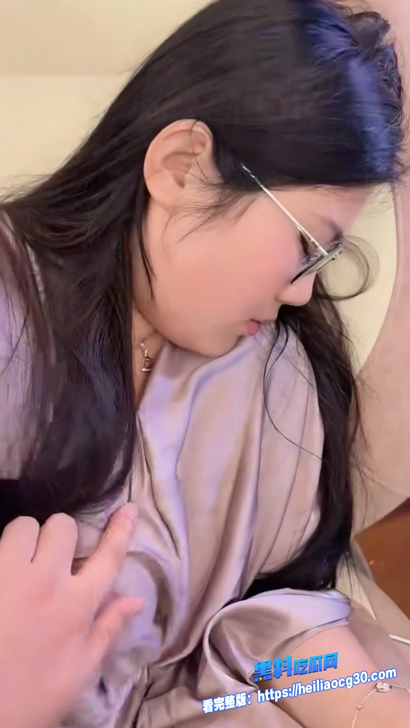抖音网红菠萝噗噗10