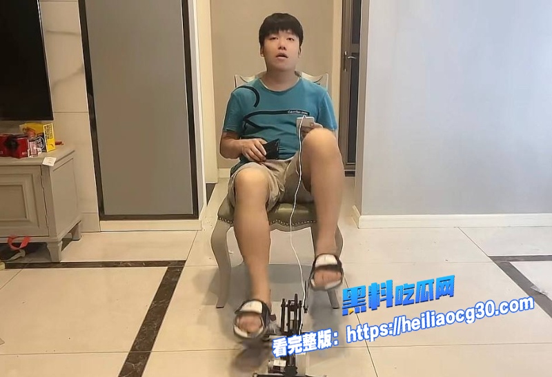 抖音男网红小天冲鸭7