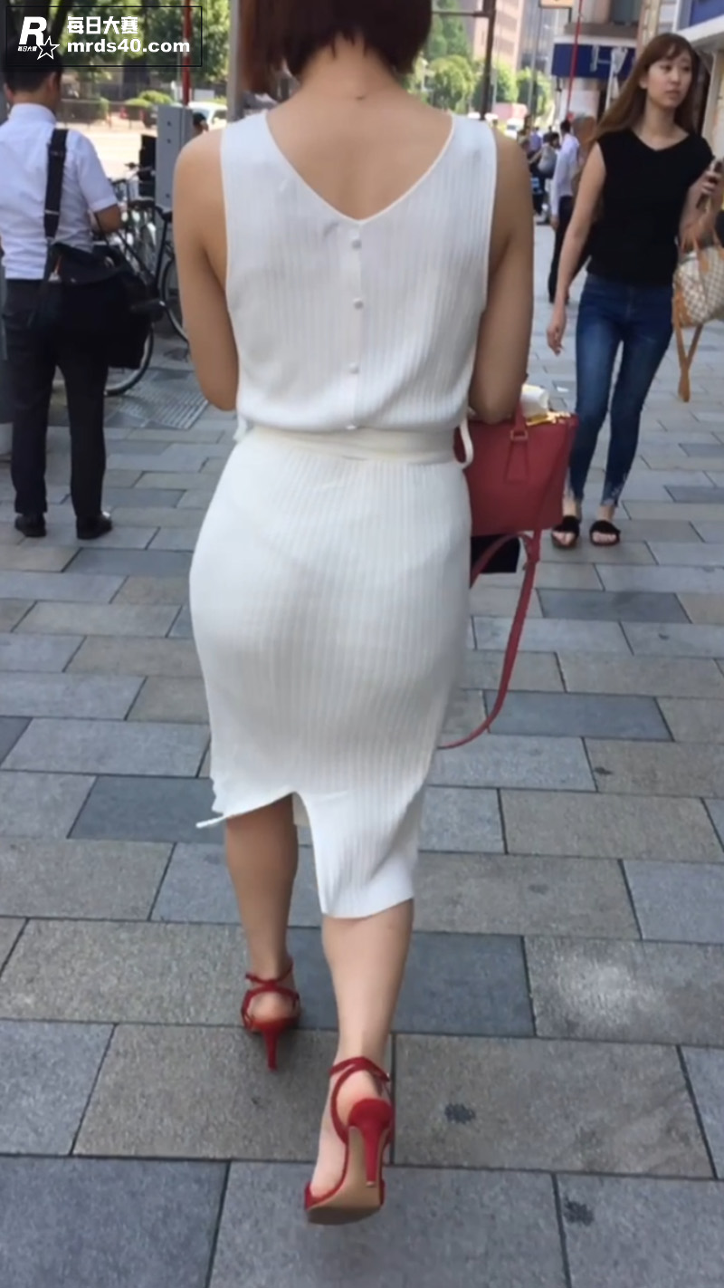 假装偷拍系列 多位女相关图片4