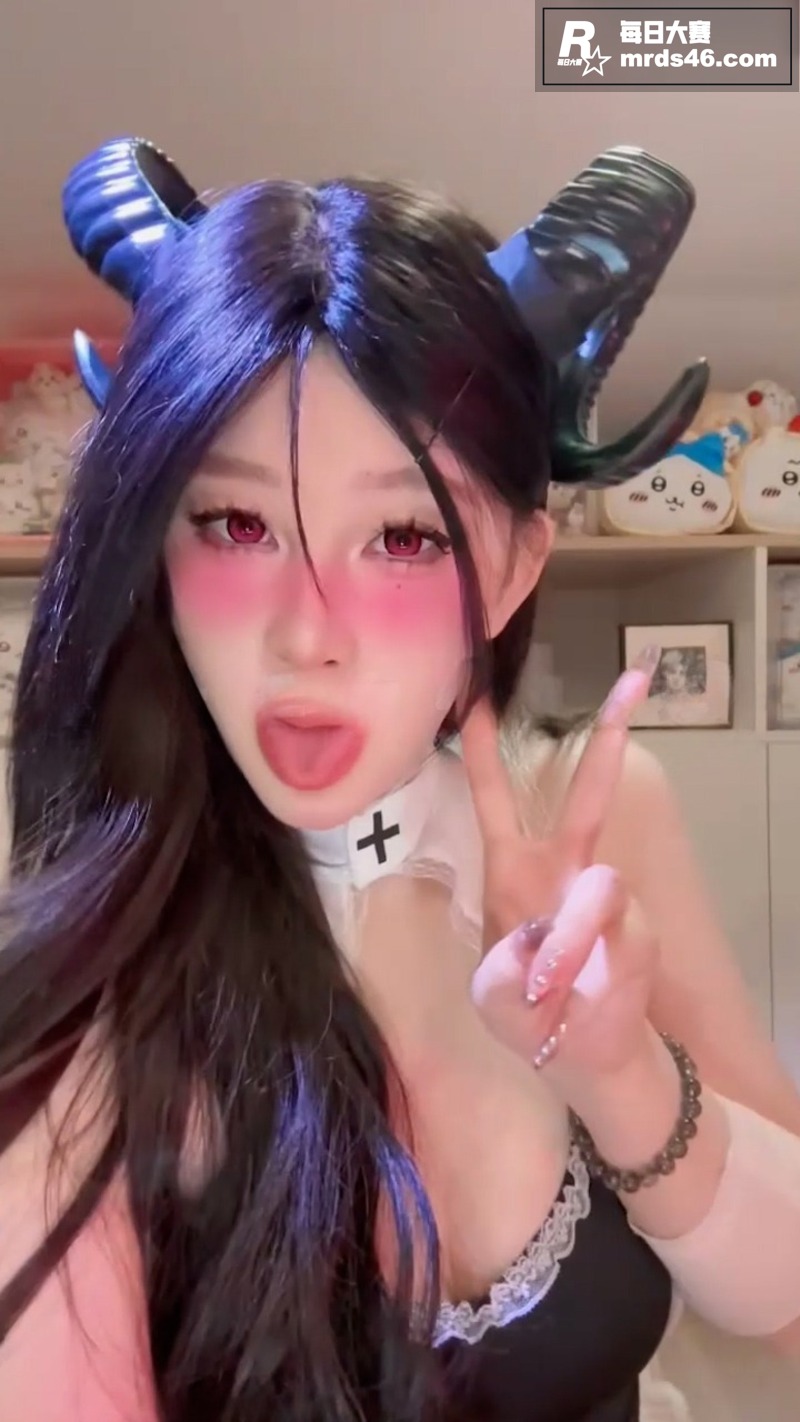 抖音反差女神 椰椰小相关图片7