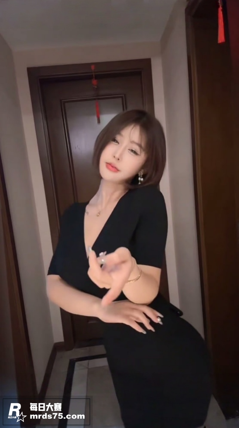 骚妈快乐屋剧情PMV相关图片1