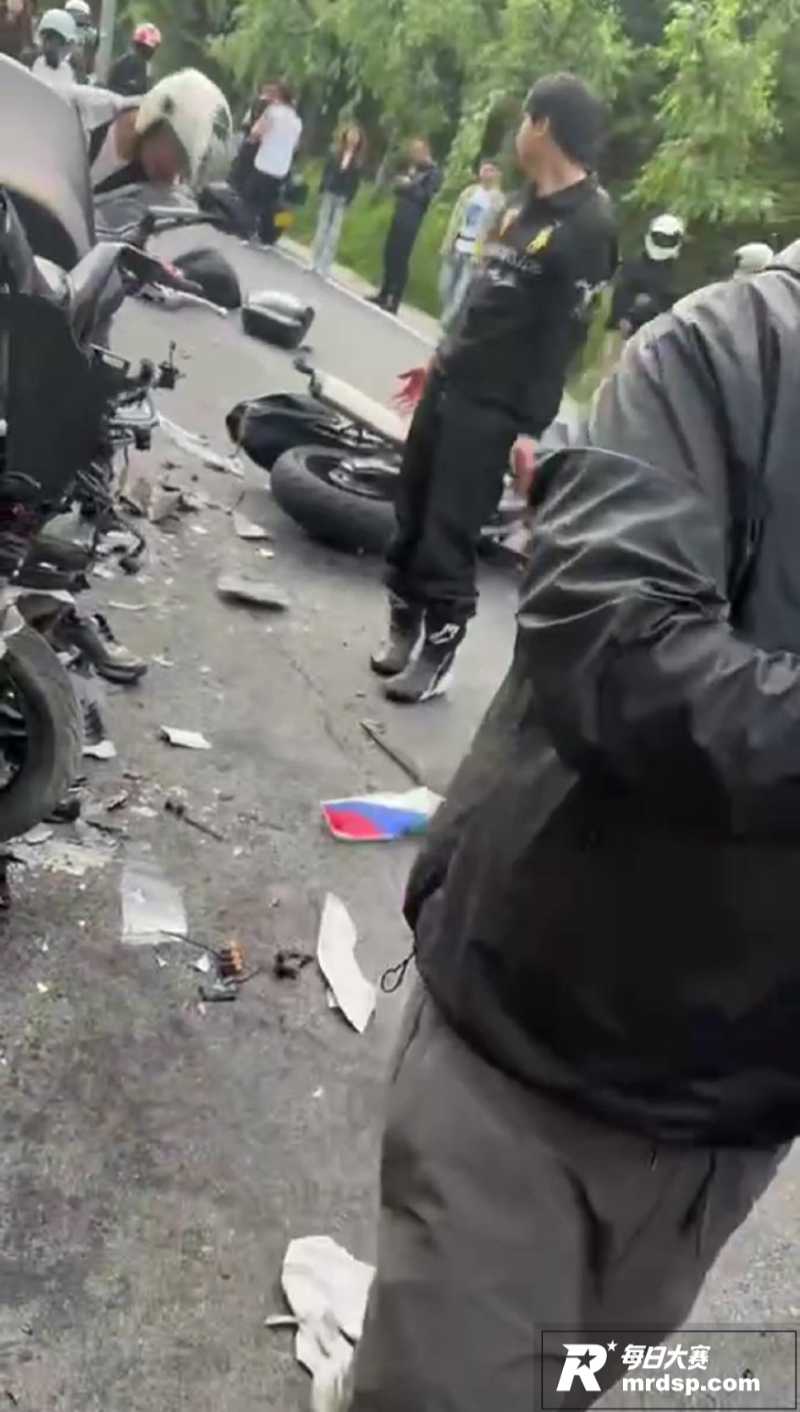 分水岭摩托惨烈事故 相关图片4