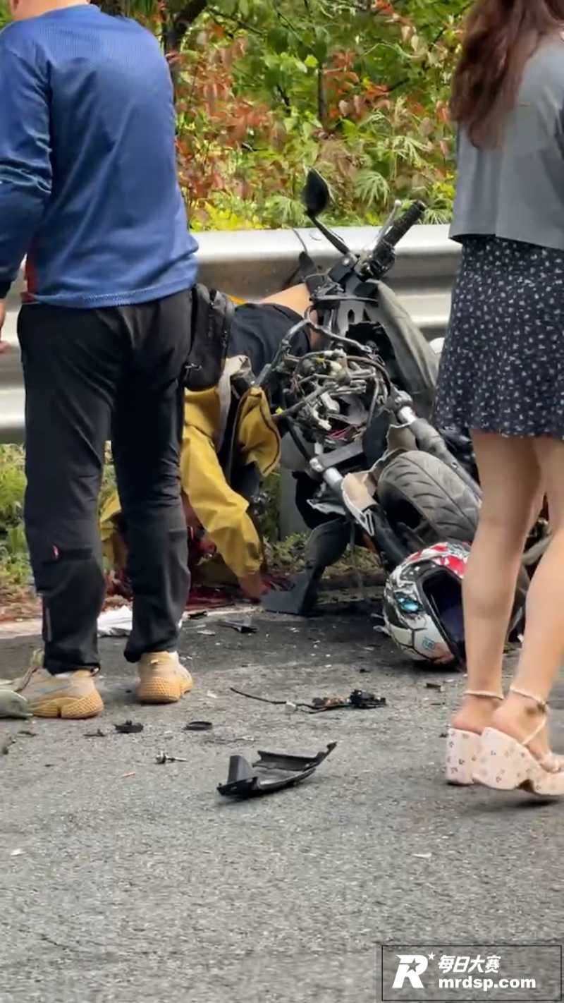 分水岭摩托惨烈事故 相关图片5