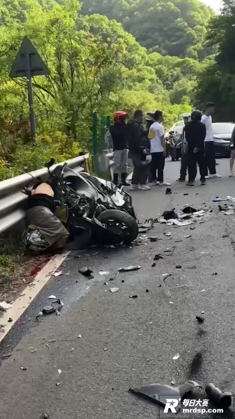 分水岭摩托惨烈事故 相关图片8