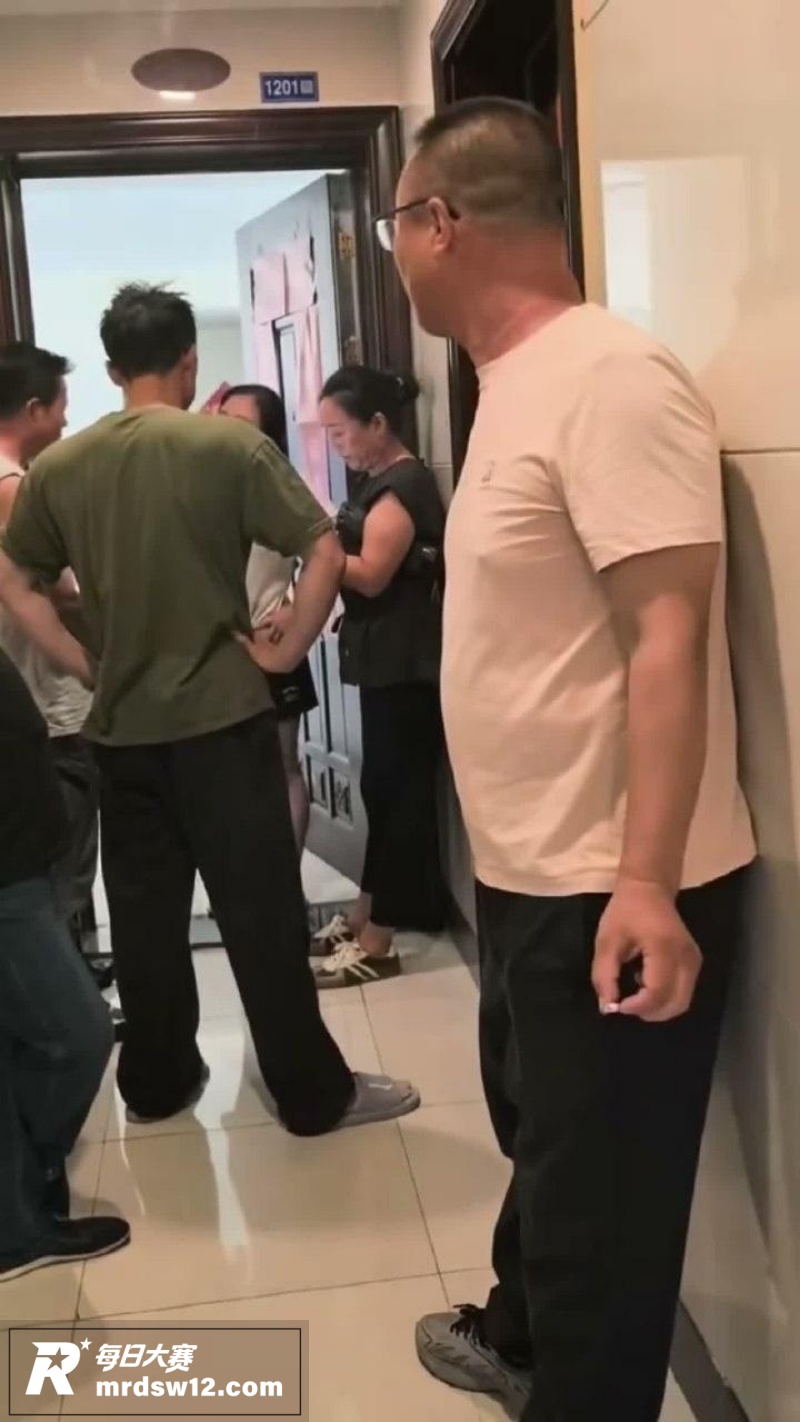 老哥上门讨债 被欠债相关图片1