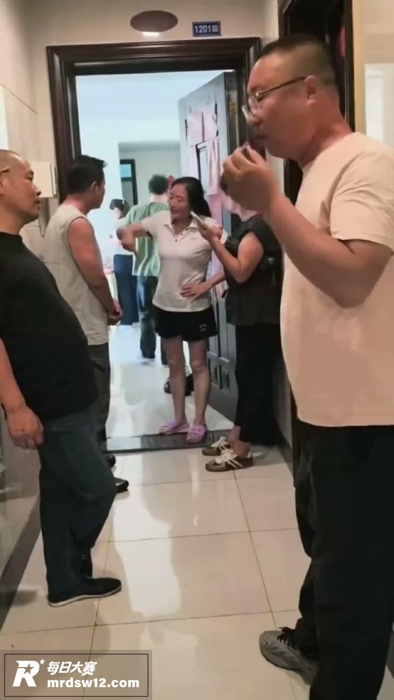 老哥上门讨债 被欠债相关图片2