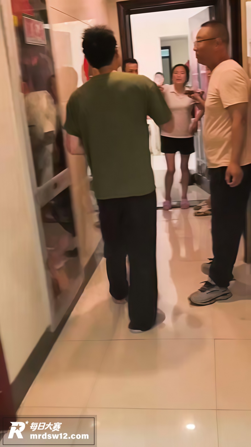 老哥上门讨债 被欠债相关图片3