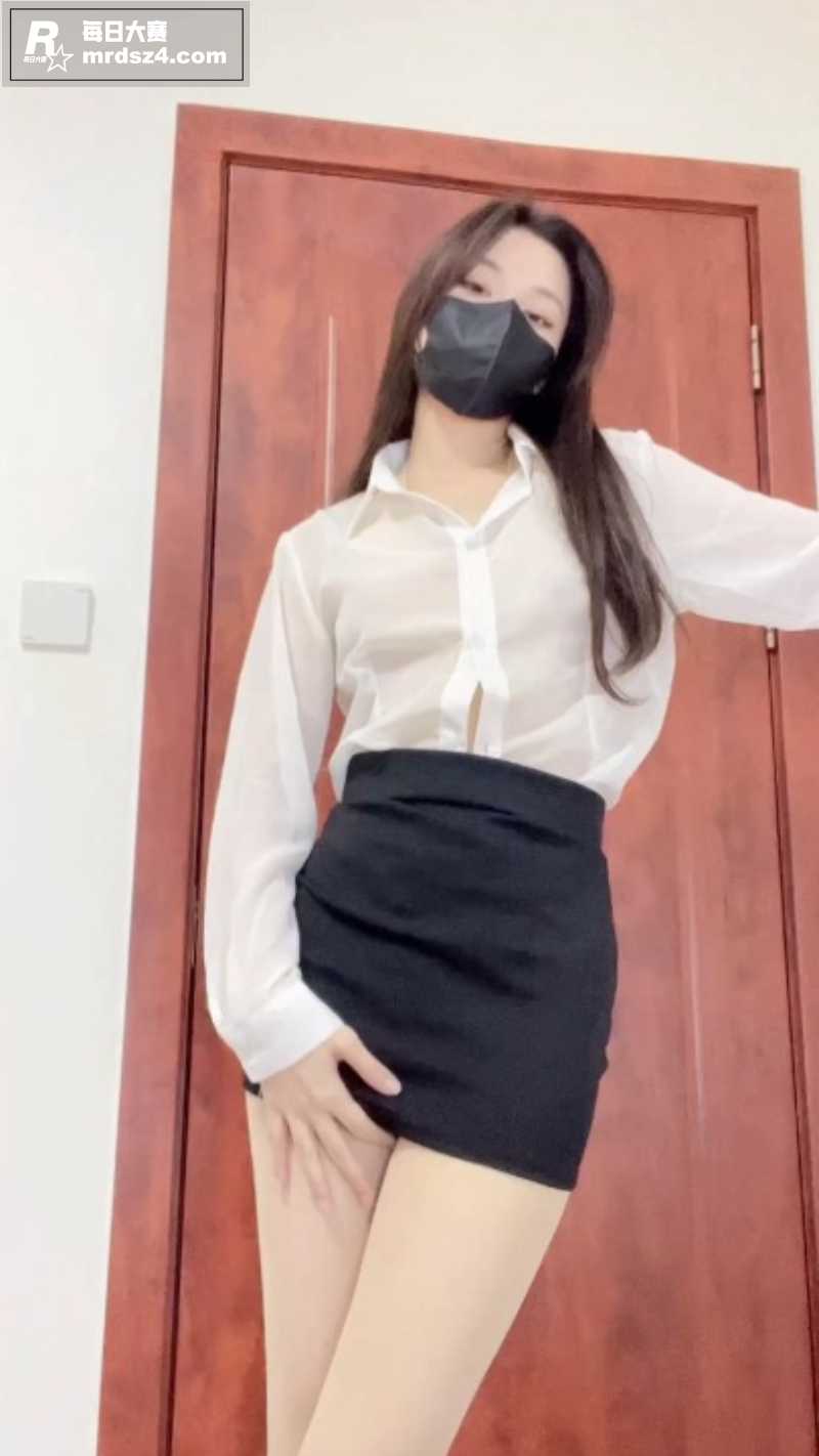 国产极品女神 桃子 相关图片1