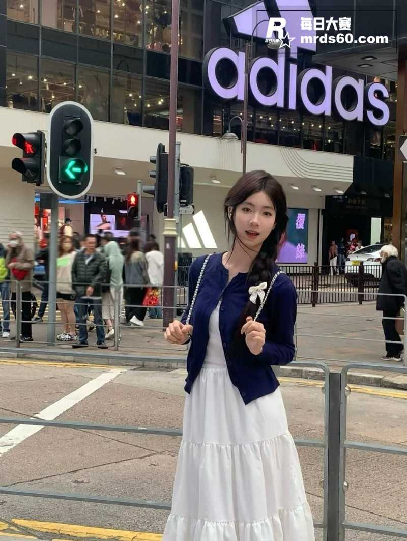 广州极品高颜值小骚货相关图片5