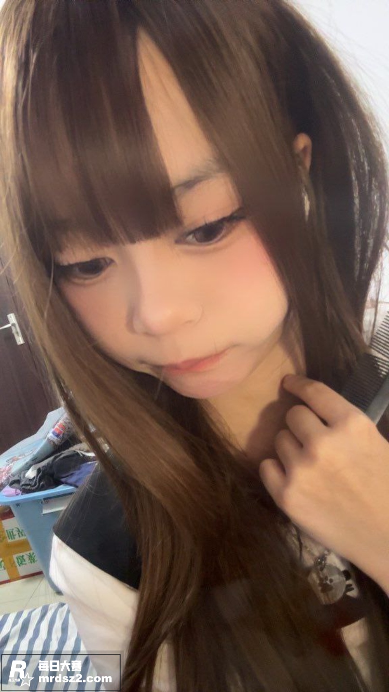 重庆高颜值少女 胡美相关图片22