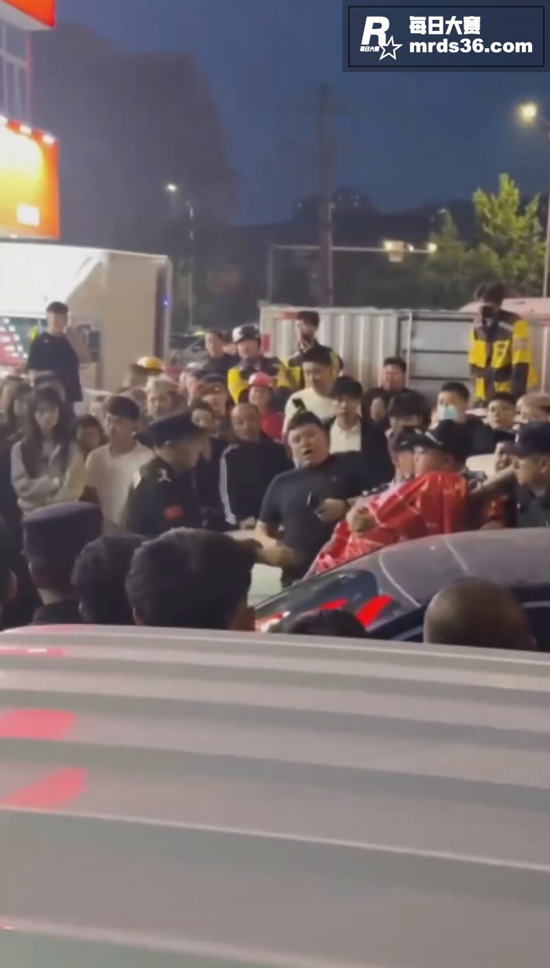 每日一抓！原配街头怒相关图片3