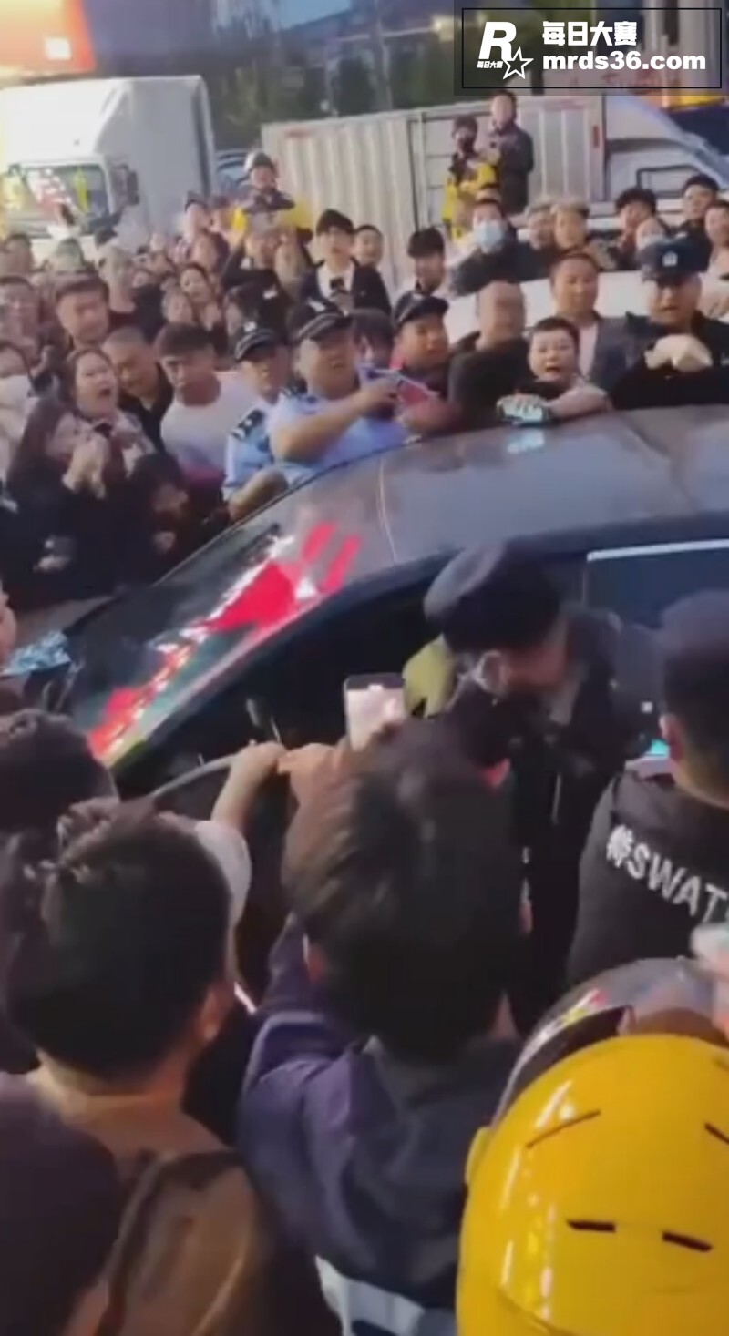 每日一抓！原配街头怒相关图片6