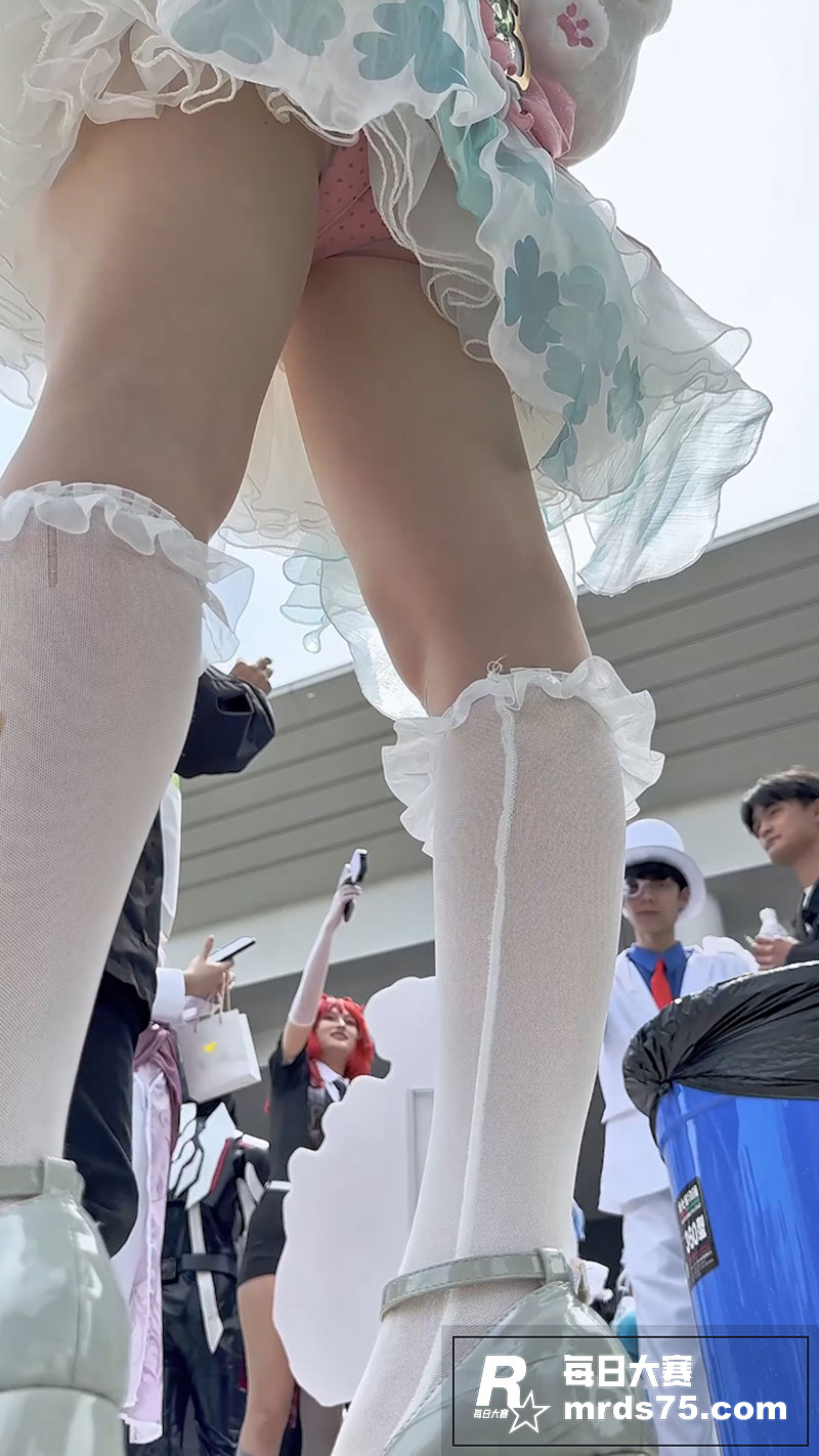 KFC大神街头偷拍 相关图片5