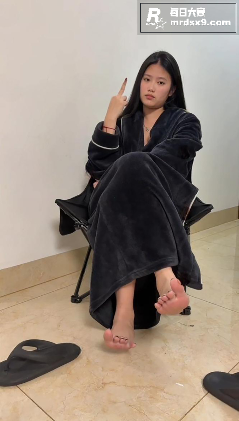 推特阿黑颜福利姬 南相关图片1