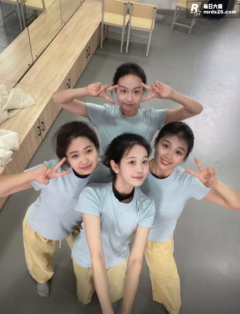 现代音乐学院大三母狗相关图片4