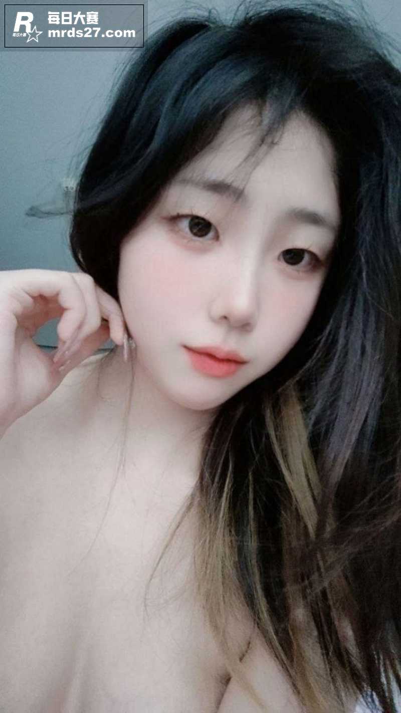 推特高颜值反差清纯少相关图片4