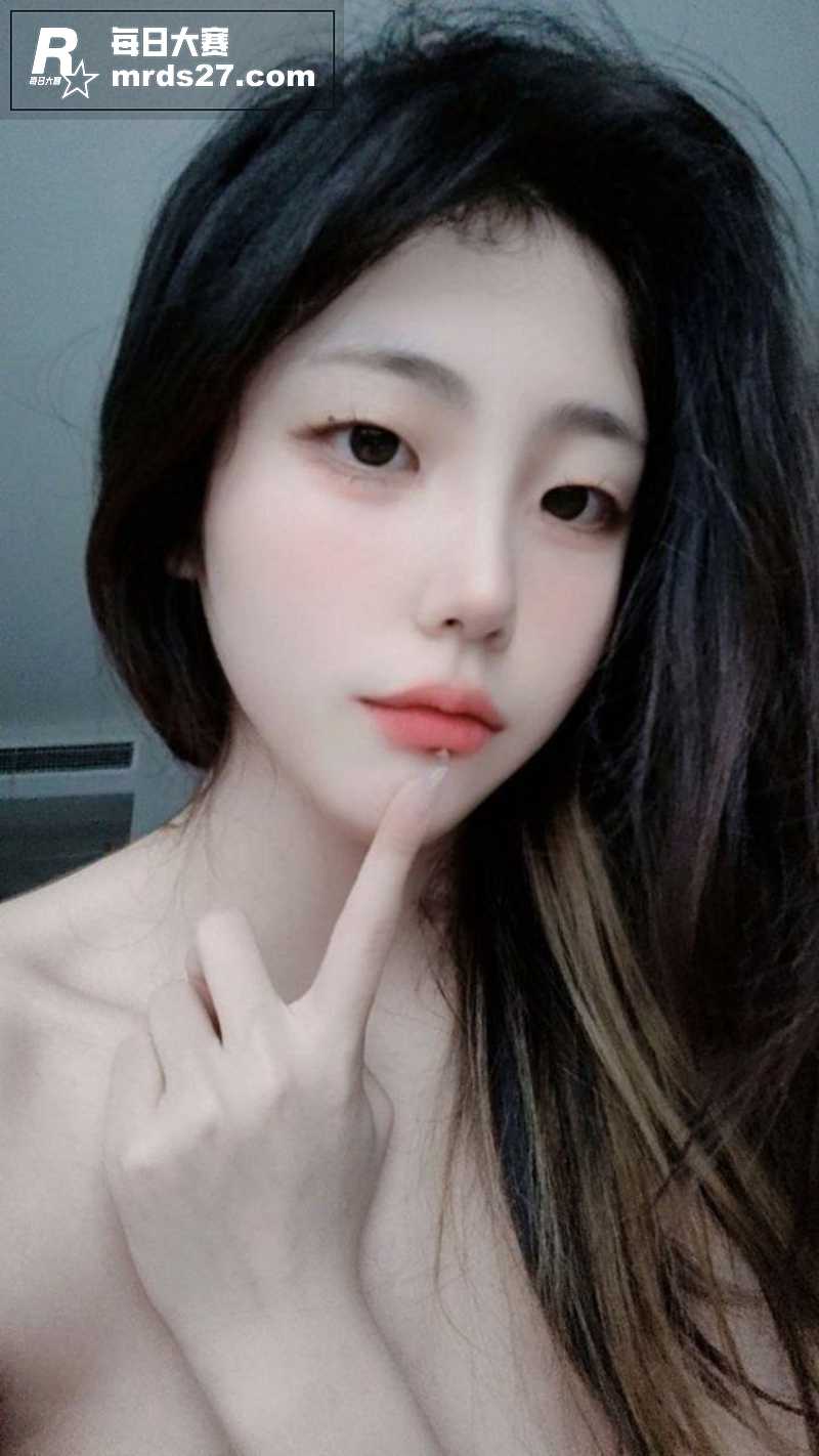 推特高颜值反差清纯少相关图片5