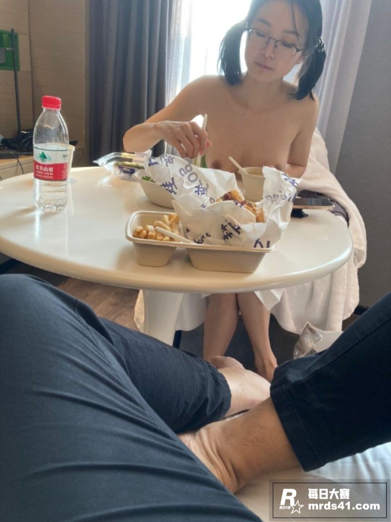 极品校花反差婊 刘璐相关图片5