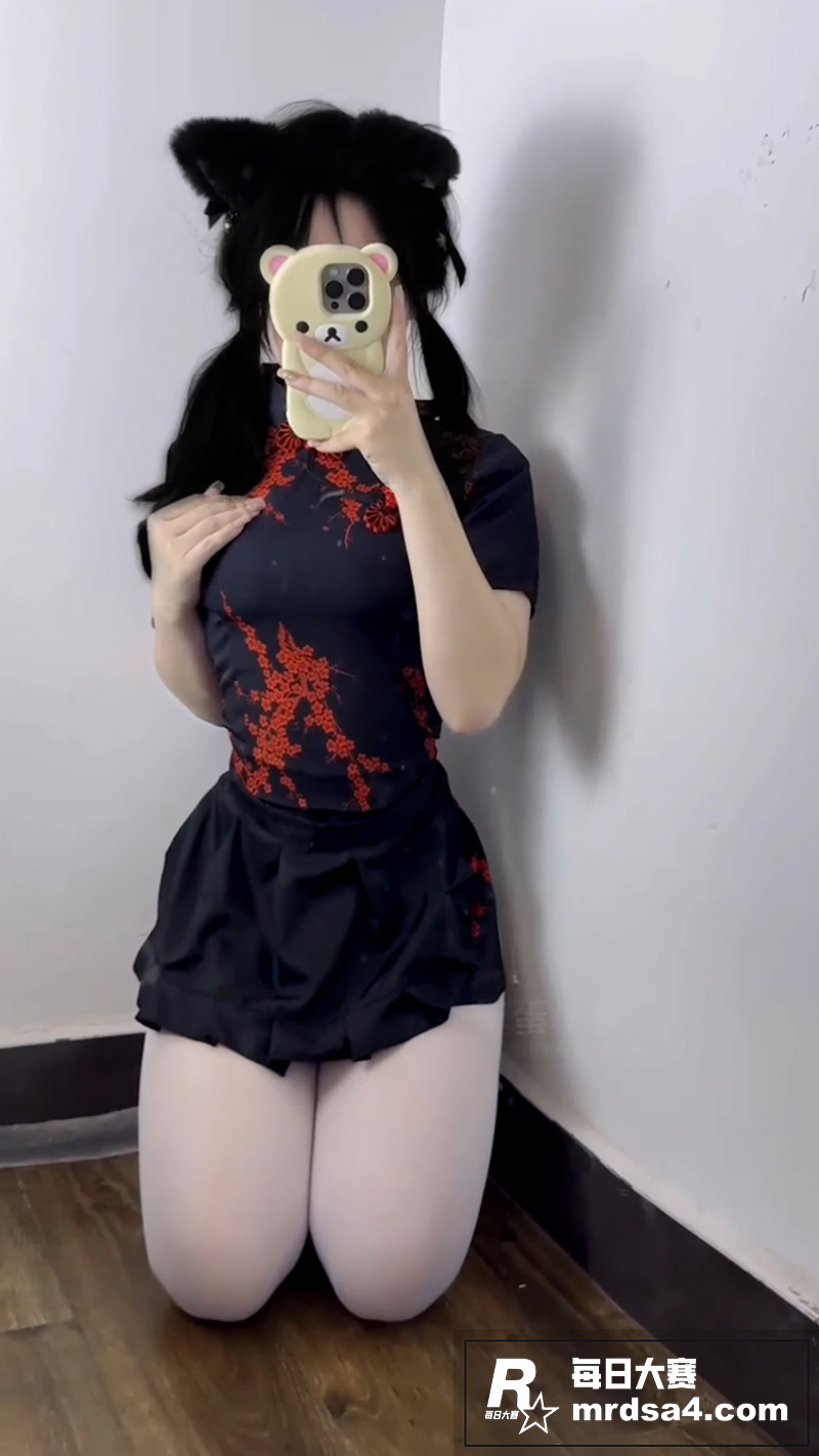 抖音巨乳网红 笨蛋小相关图片1