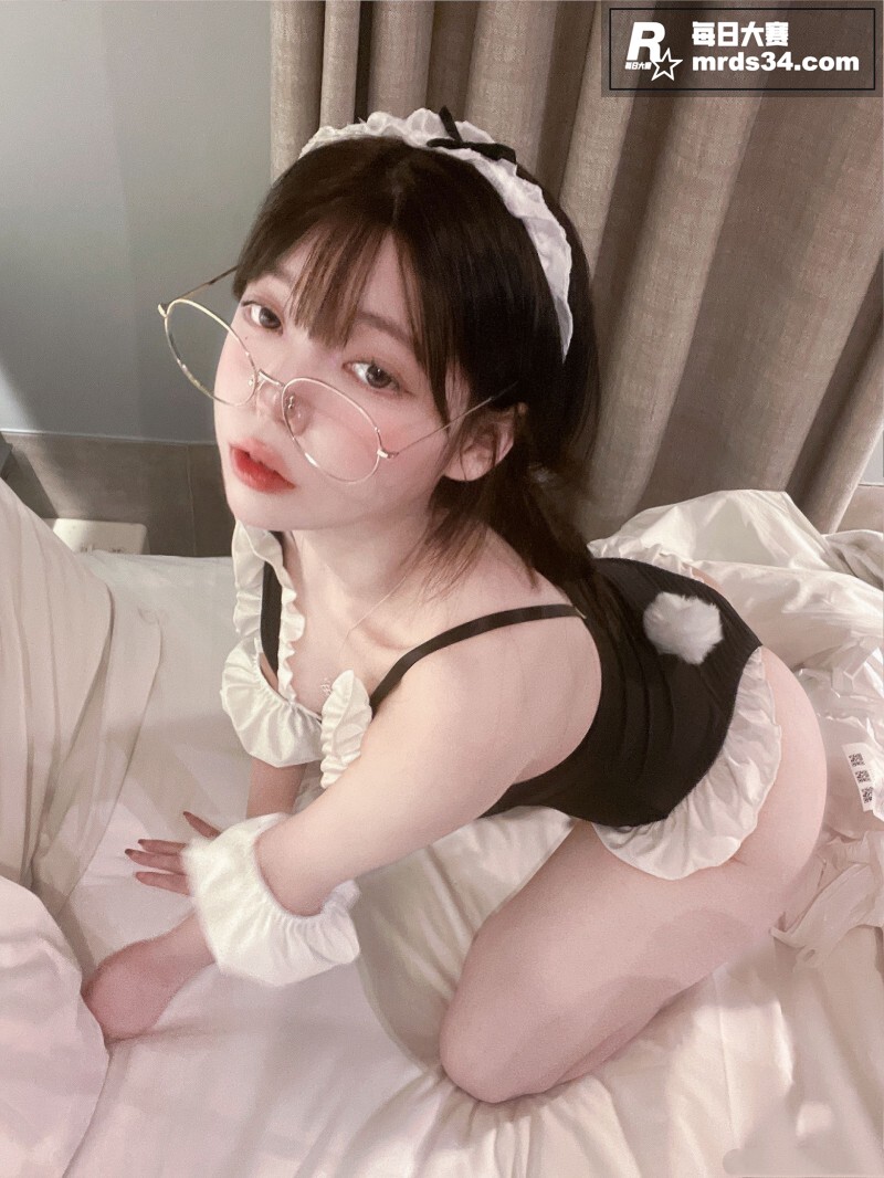 韩国清纯大奶美少女 相关图片15