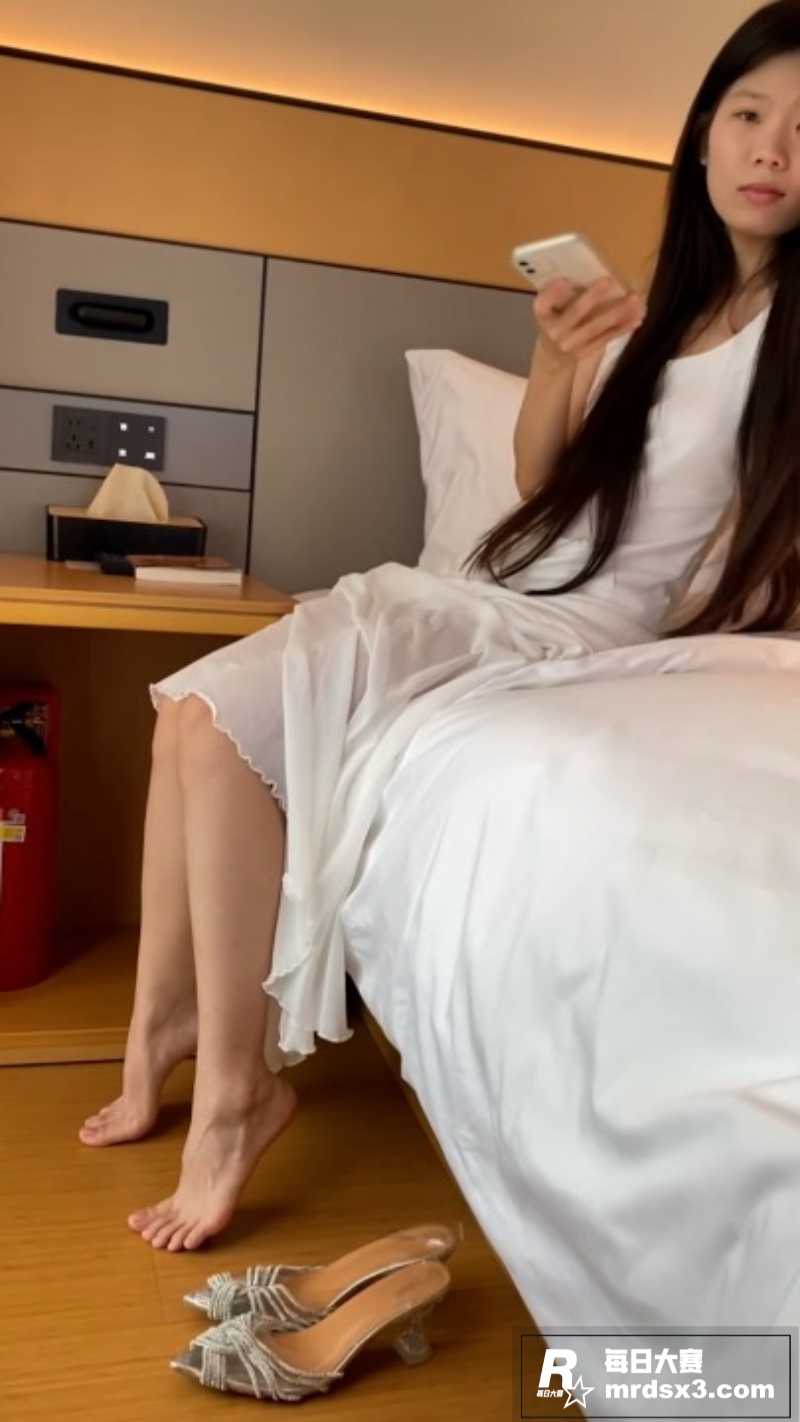 原创恋足博主 东坡先相关图片4