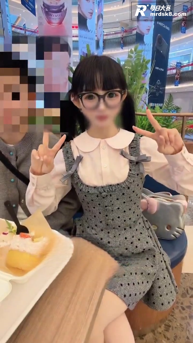 推特双马尾眼镜骚萝 相关图片2