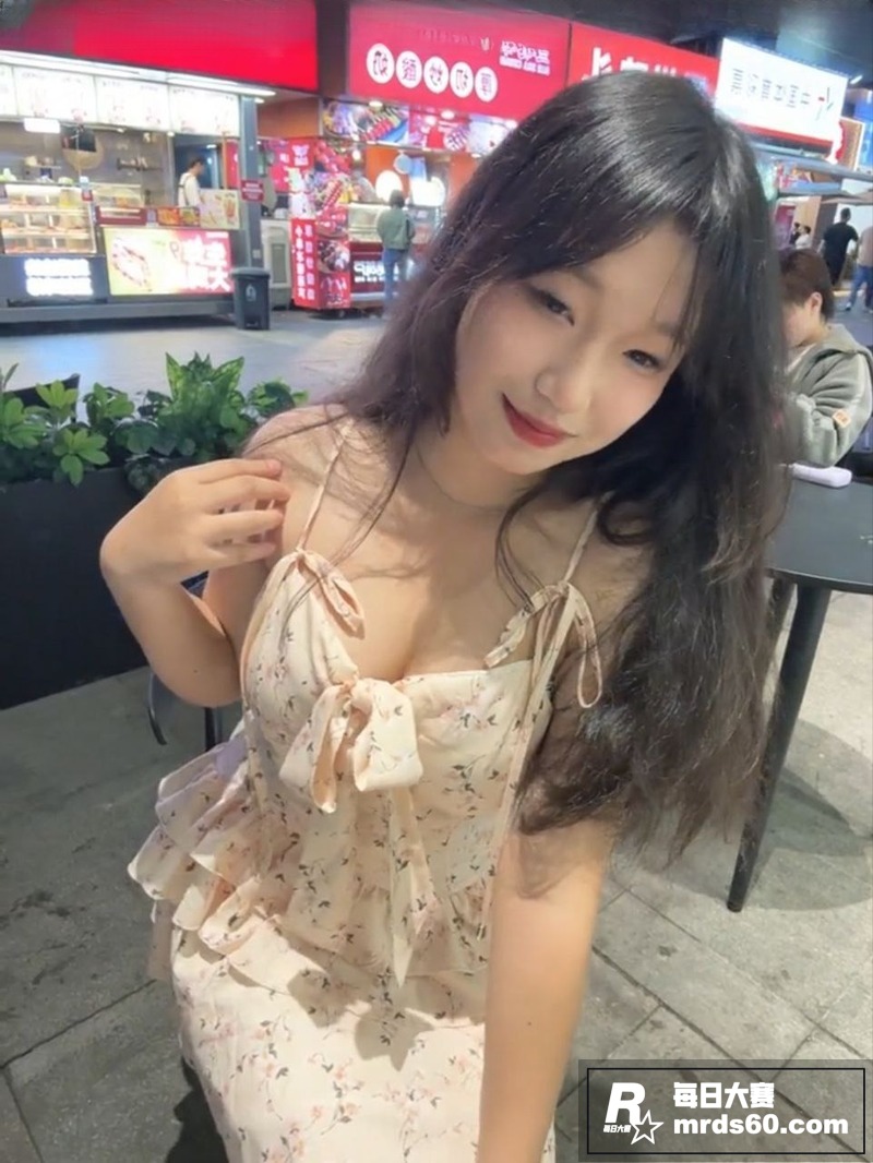 抖音高颜值极品萝莉 相关图片2