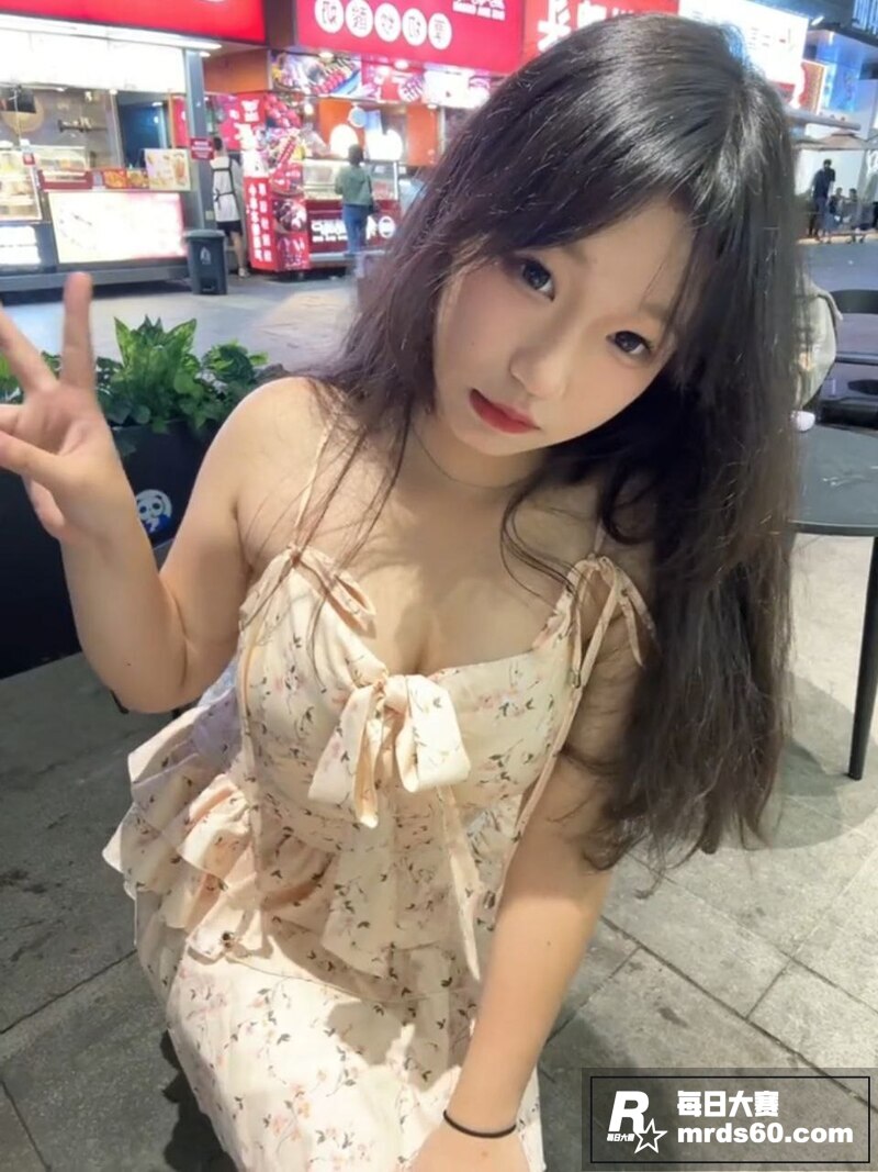 抖音高颜值极品萝莉 相关图片3