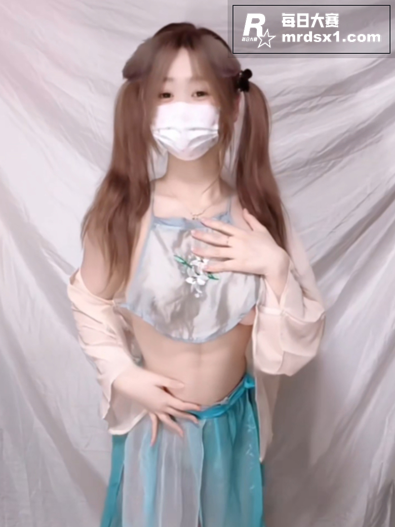 推特极品白虎萝莉 爱相关图片4