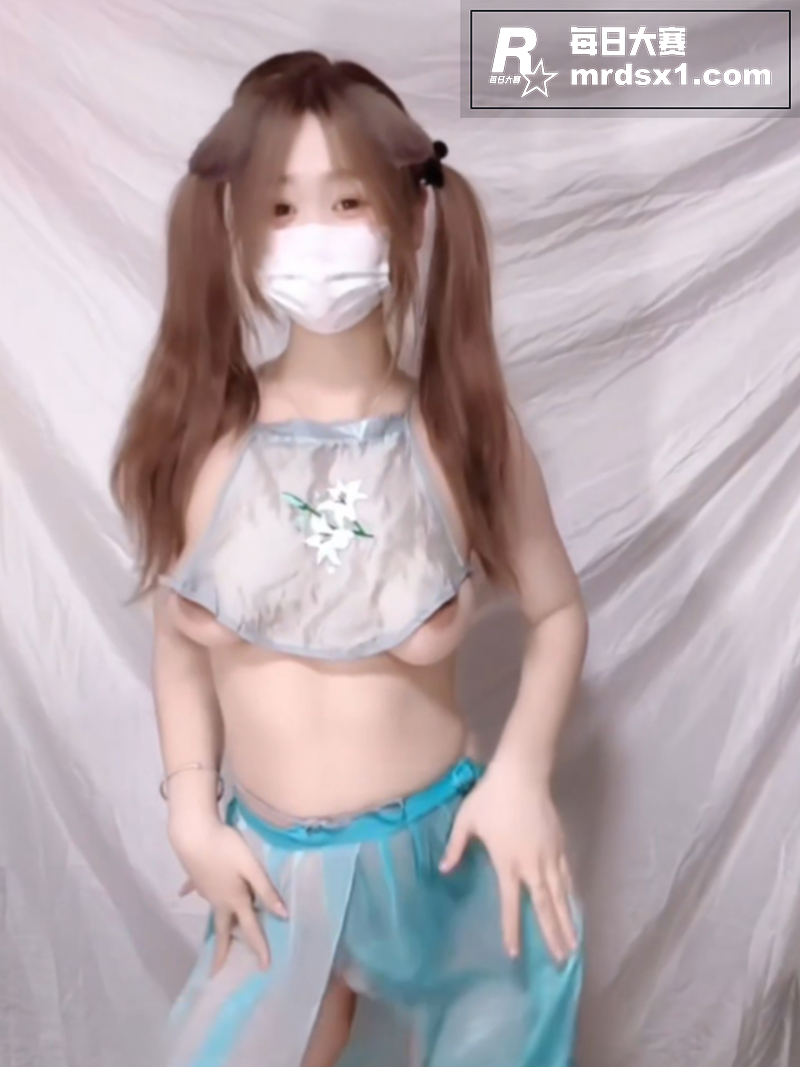 推特极品白虎萝莉 爱相关图片5