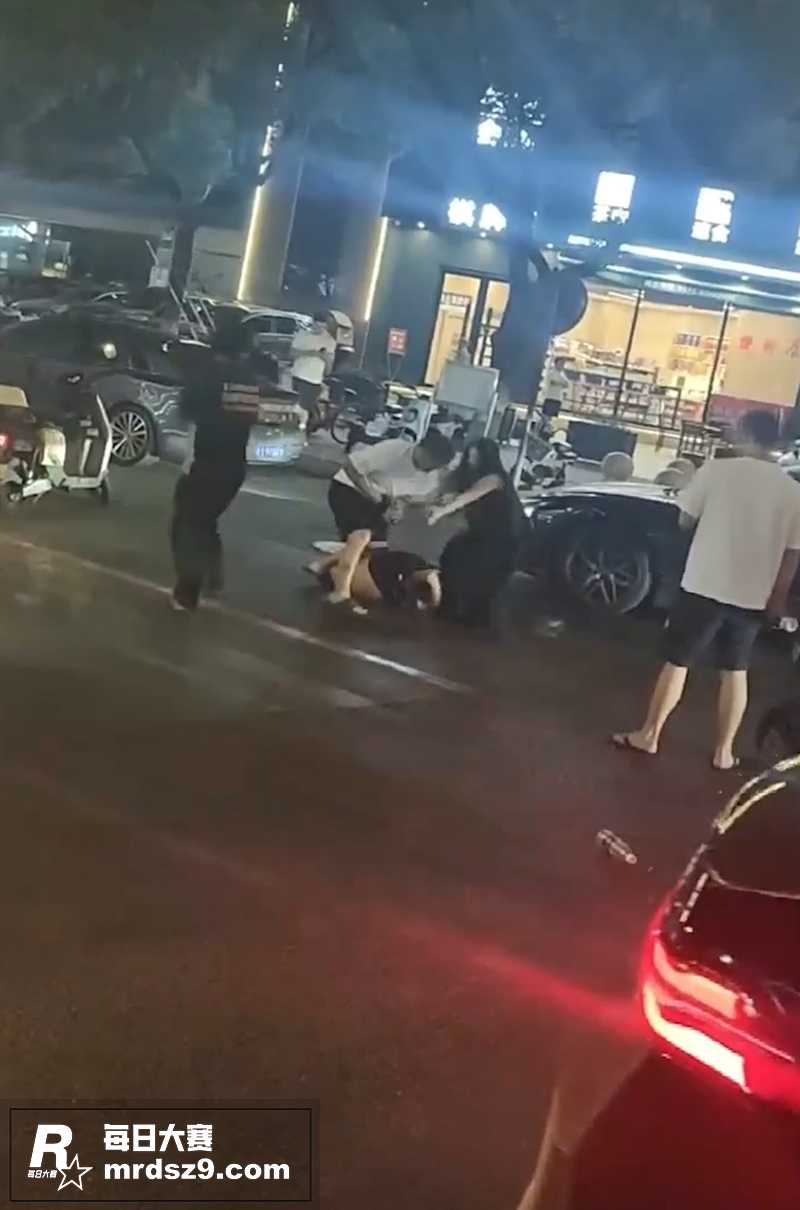 当街抓奸完整版 浙江相关图片8