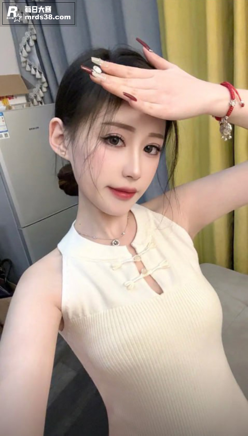抖音前保时捷店面女主相关图片1