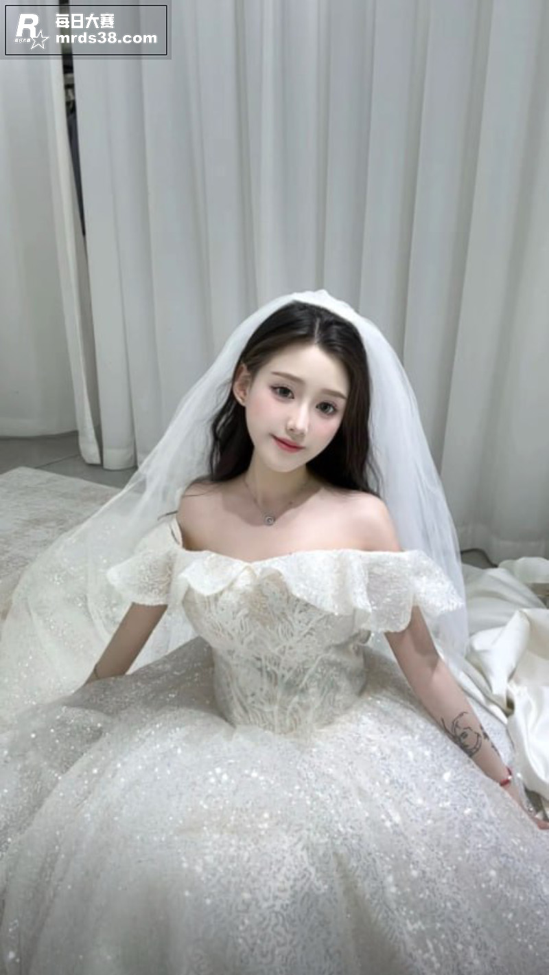 抖音前保时捷店面女主相关图片3