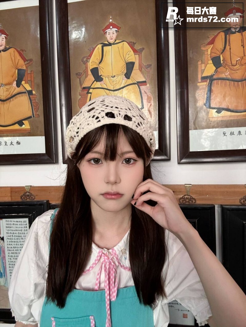 上海高颜值嫩妹 黄叶相关图片1