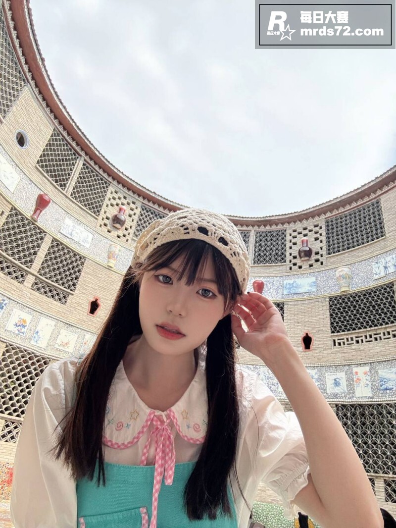 上海高颜值嫩妹 黄叶相关图片2