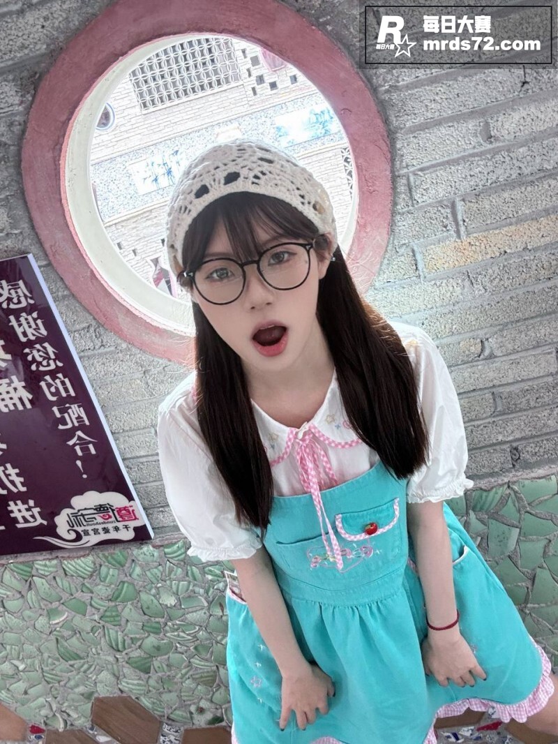 上海高颜值嫩妹 黄叶相关图片4