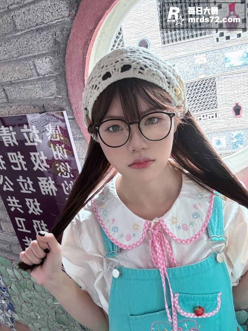 上海高颜值嫩妹 黄叶相关图片7