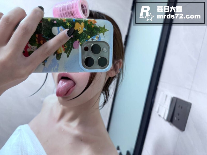 上海高颜值嫩妹 黄叶相关图片10