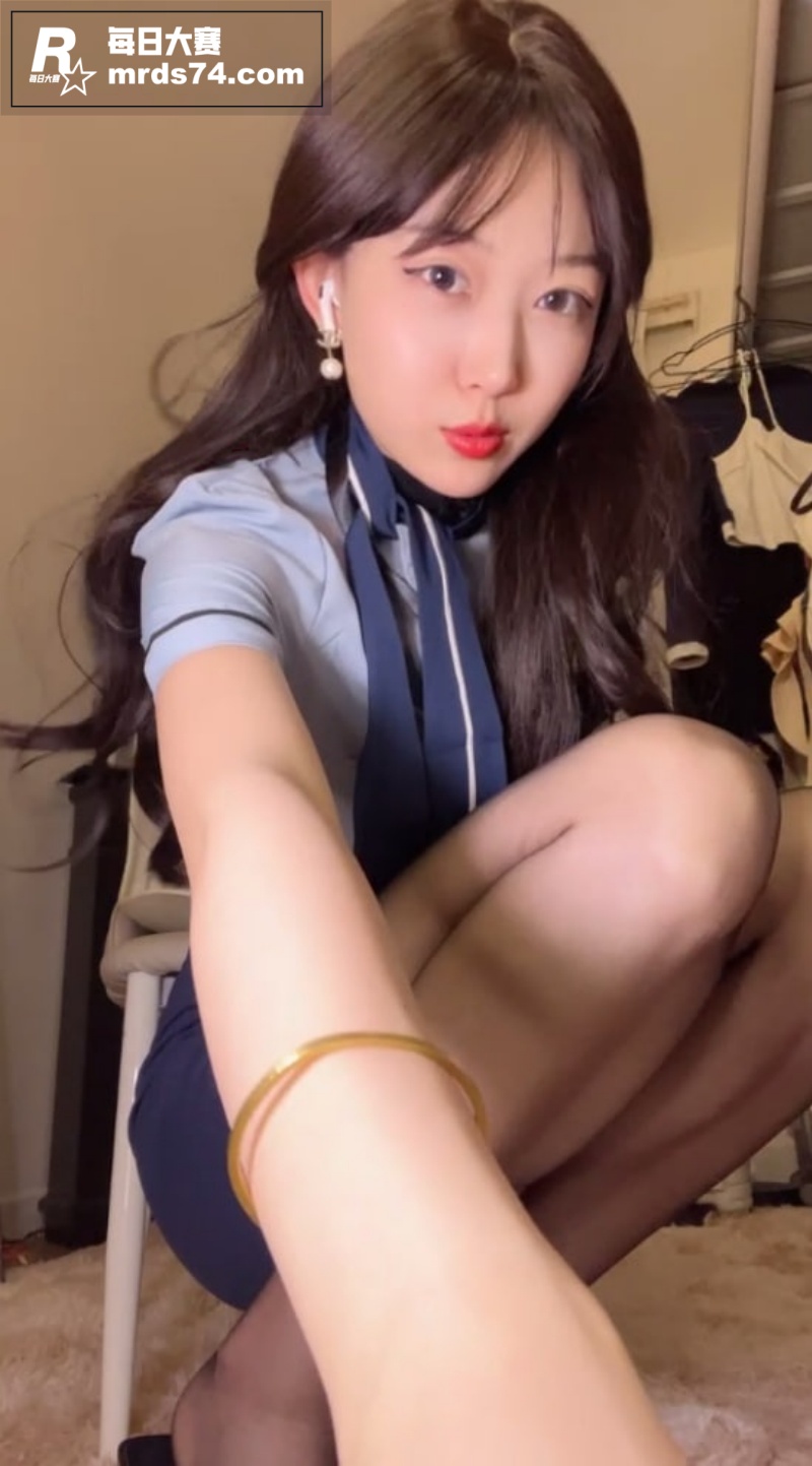 佳佳s空姐剧情红绿灯相关图片1